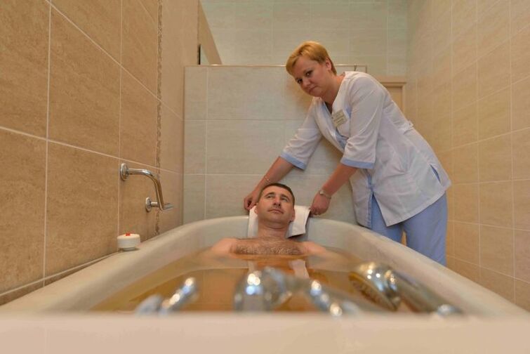 Koupel z borovice zmírní mužský stav s prostatitidou